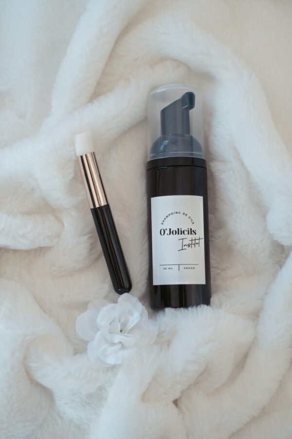 Shampooing de cils