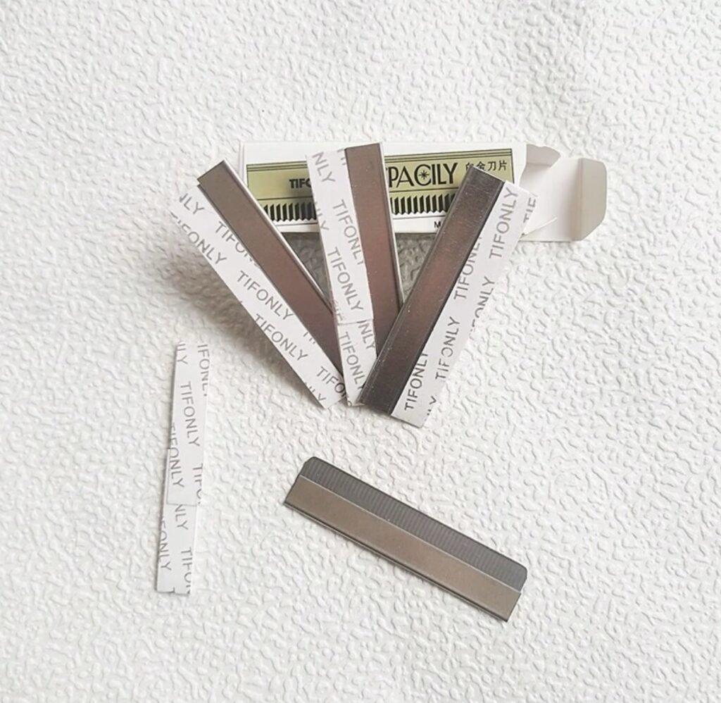 Lame à sourcils 30 pcs